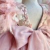 Elegante Blush Vestido Niña con Mangas Voladoras Decorados Flores TQL11