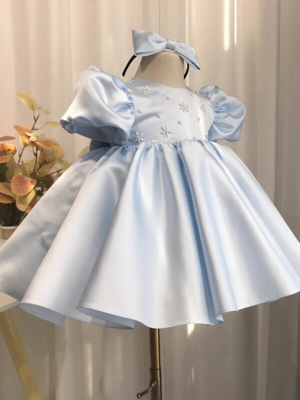 Elegante Baby Blue Vestido Niña de Raso con Flor de Perla TQL29