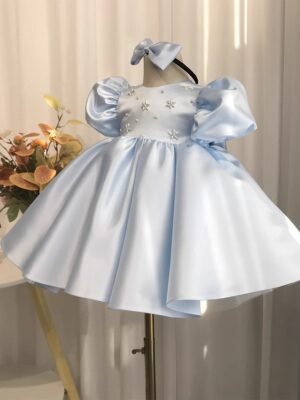 Elegante Baby Blue Vestido Niña de Raso con Flor de Perla TQL29